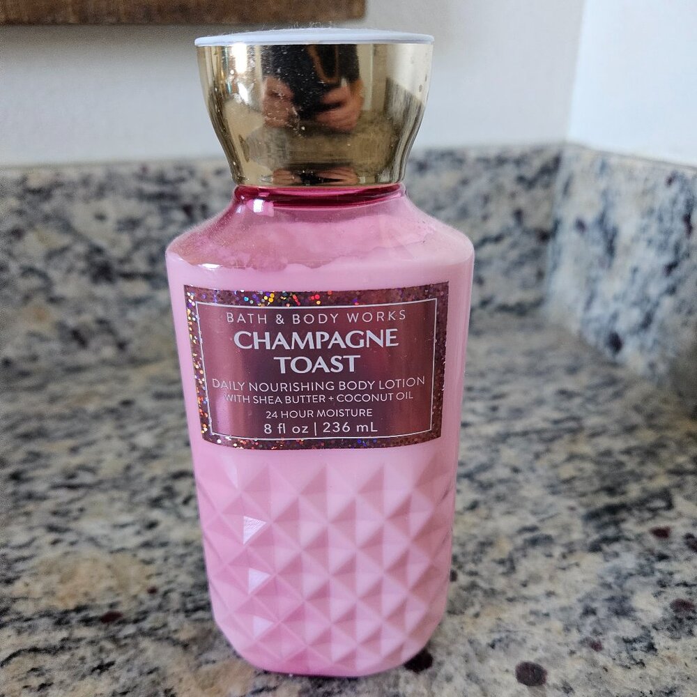 NEW BATH AND BODY WORKS CHAMPAGNE TOAST DAILY NOURISHING 24 HOUR 8 OZ LOTION